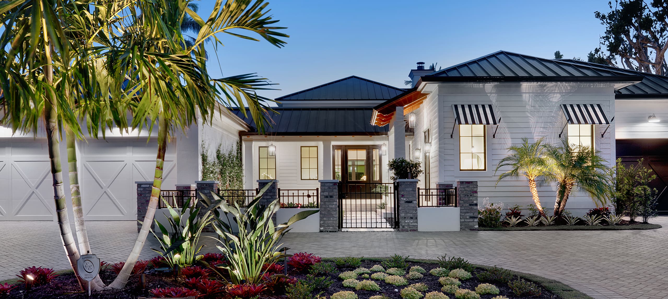 A Small but Mighty Lighting Masterpiece in Naples, Florida